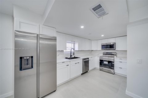 Adosado en venta en Davie, Florida, 3 dormitorios, 156.08 m2 № 1974499 - foto 9