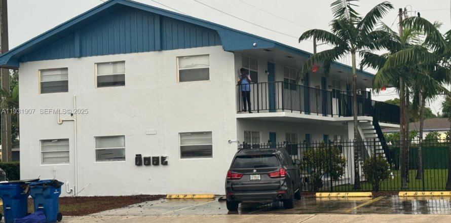 Коммерческая недвижимость в Ривьера-Бич, Флорида 367.89м2 № 2034627