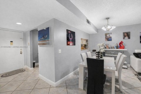 Condominio en venta en Miami, Florida, 2 dormitorios, 91.51 m2 № 2154449 - foto 3