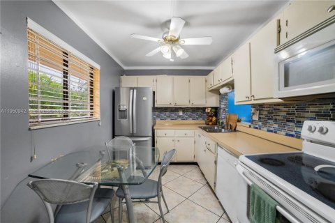 Condominio en venta en Miami, Florida, 2 dormitorios, 91.51 m2 № 2154449 - foto 11