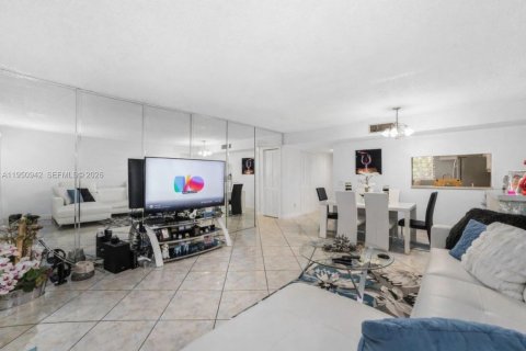 Condominio en venta en Miami, Florida, 2 dormitorios, 91.51 m2 № 2154449 - foto 4