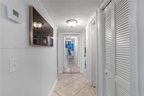 Condominio en venta en Miami, Florida, 2 dormitorios, 91.51 m2 № 2154449 - foto 12