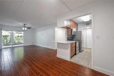 Copropriété à vendre à Tampa, Floride: 2 chambres, 86.96 m2 № 2259286 - photo 14