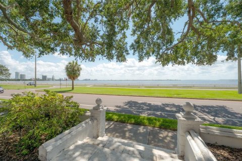 Condo à Tampa, Floride, 2 chambres  № 2259286