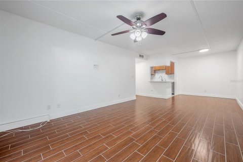 Copropriété à vendre à Tampa, Floride: 2 chambres, 86.96 m2 № 2259286 - photo 18