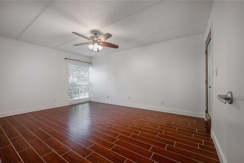 Copropriété à vendre à Tampa, Floride: 2 chambres, 86.96 m2 № 2259286 - photo 24