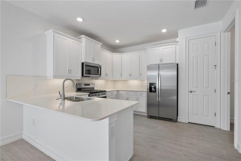 Casa en alquiler en Punta Gorda, Florida, 2 dormitorios, 139.63 m2 № 1915382 - foto 5