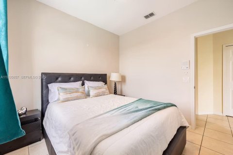 House in Kissimmee, Florida 5 bedrooms № 2037819 - photo 12