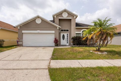 House in Kissimmee, Florida 5 bedrooms № 2037819
