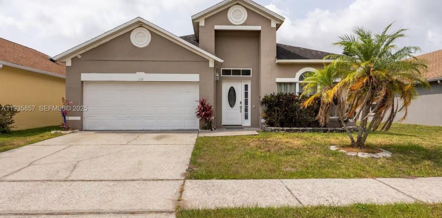 House in Kissimmee, Florida 5 bedrooms № 2037819