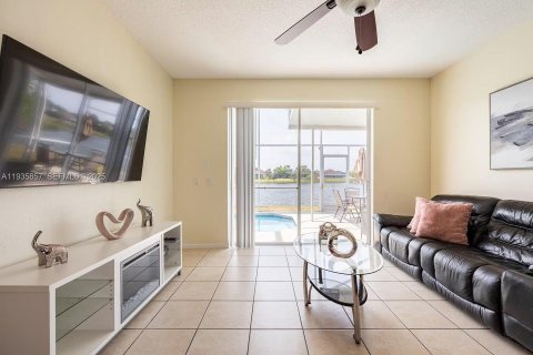 House in Kissimmee, Florida 5 bedrooms № 2037819 - photo 17