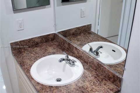 Appartement à louer à Cutler Bay, Floride: 2 chambres, 40372.35 m2 № 2011532 - photo 12