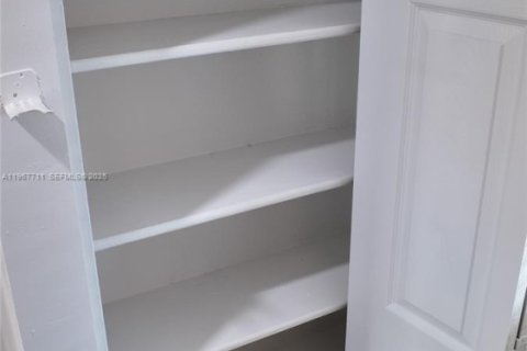 Appartement à louer à Cutler Bay, Floride: 2 chambres, 40372.35 m2 № 2011532 - photo 7