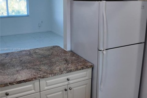 Appartement à louer à Cutler Bay, Floride: 2 chambres, 40372.35 m2 № 2011532 - photo 4