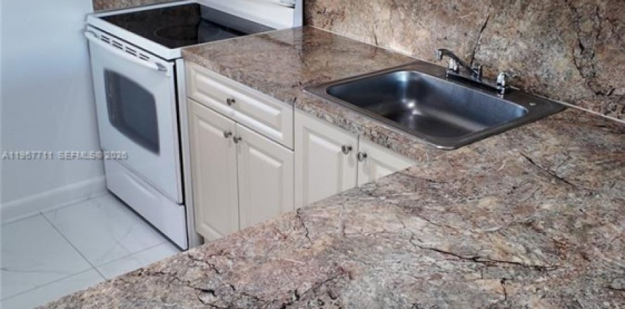 Appartement à Cutler Bay, Floride 2 chambres, 40372.4 m2 № 2011532