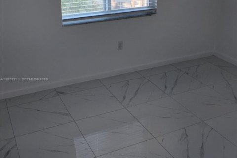 Appartement à louer à Cutler Bay, Floride: 2 chambres, 40372.35 m2 № 2011532 - photo 14
