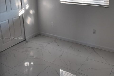 Appartement à louer à Cutler Bay, Floride: 2 chambres, 40372.35 m2 № 2011532 - photo 10