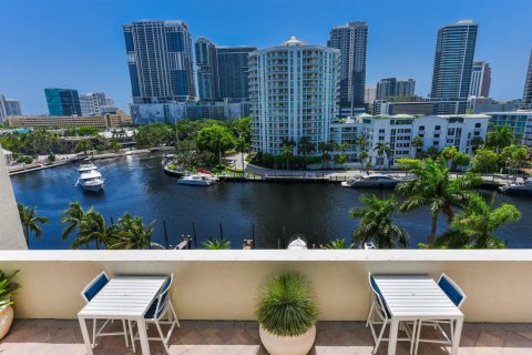 Condominio en venta en Fort Lauderdale, Florida, 3 dormitorios, 150.5 m2 № 2177512 - foto 5