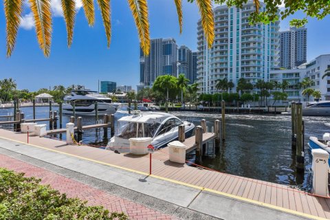 Condominio en venta en Fort Lauderdale, Florida, 3 dormitorios, 150.5 m2 № 2177512 - foto 4