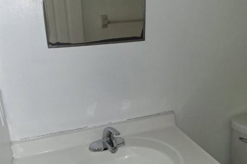 House in Fort Myers, Florida 3 bedrooms, 93.65 sq.m. № 2252839