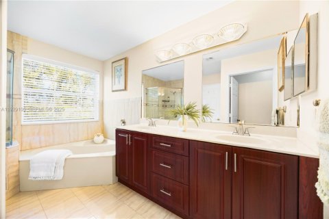 Купить виллу или дом в Мирамар, Флорида 4 спальни, 242.29м2, № 2037796 - фото 27