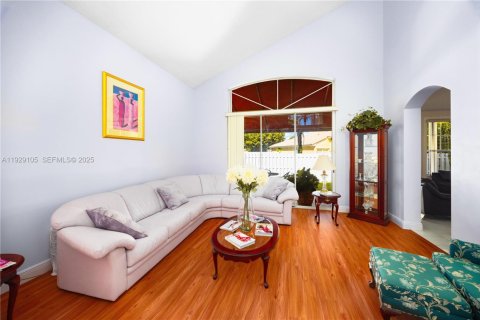 Купить виллу или дом в Мирамар, Флорида 4 спальни, 242.29м2, № 2037796 - фото 17