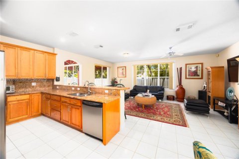 Купить виллу или дом в Мирамар, Флорида 4 спальни, 242.29м2, № 2037796 - фото 5