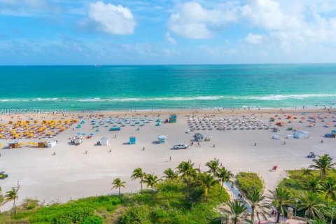 Copropriété à louer à Miami Beach, Floride: 3 chambres, 215.53 m2 № 1997372 - photo 2