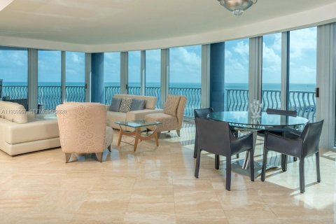 Copropriété à louer à Miami Beach, Floride: 3 chambres, 215.53 m2 № 1997372 - photo 12
