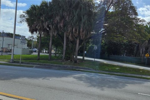 House in Miami, Florida 3 bedrooms, 145.67 sq.m. № 1867540 - photo 27