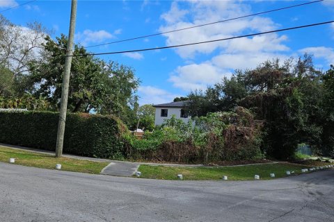 House in Miami, Florida 3 bedrooms, 145.67 sq.m. № 1867540 - photo 19