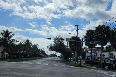 House in Miami, Florida 3 bedrooms, 145.67 sq.m. № 1867540 - photo 25