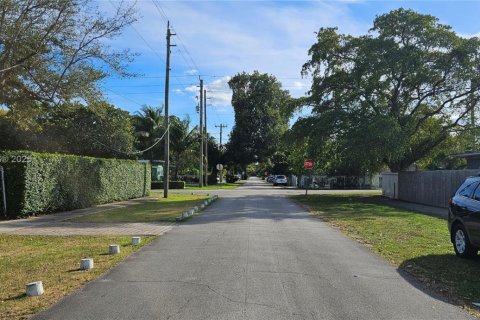 House in Miami, Florida 3 bedrooms, 145.67 sq.m. № 1867540 - photo 7