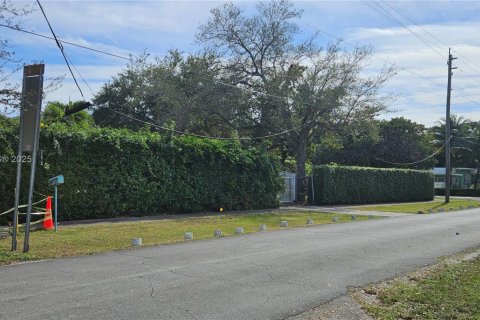 House in Miami, Florida 3 bedrooms, 145.67 sq.m. № 1867540 - photo 3