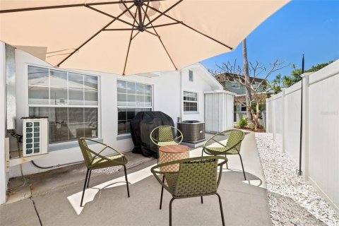 Apartment in Treasure Island, Florida 2 bedrooms, 111.48 sq.m. № 1690124 - photo 19