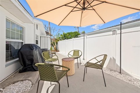 Apartment in Treasure Island, Florida 2 bedrooms, 111.48 sq.m. № 1690124 - photo 20