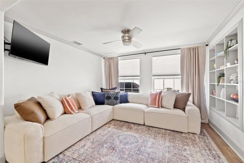 Apartment in Treasure Island, Florida 2 bedrooms, 111.48 sq.m. № 1690124 - photo 9