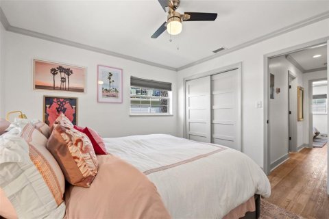 Apartment in Treasure Island, Florida 2 bedrooms, 111.48 sq.m. № 1690124 - photo 16