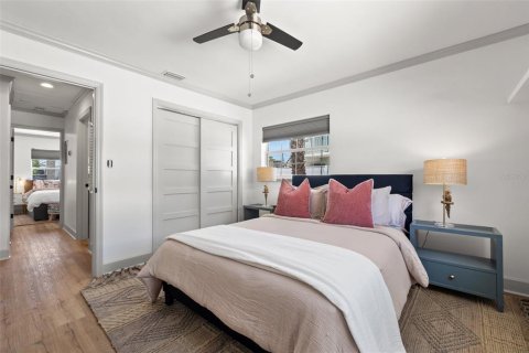 Apartment in Treasure Island, Florida 2 bedrooms, 111.48 sq.m. № 1690124 - photo 24