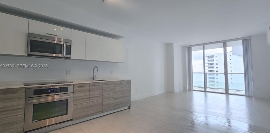 Condo à Miami, Floride, 1 chambre  № 1992074