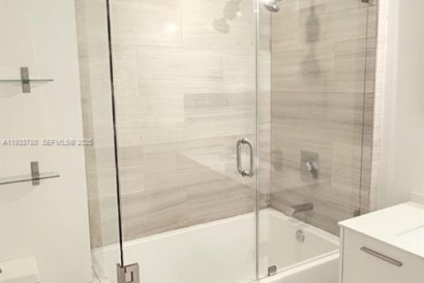 Copropriété à louer à Miami, Floride: 1 chambre, 64.66 m2 № 1992074 - photo 7