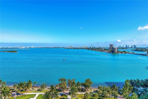 Condo in Miami, Florida, 2 bedrooms  № 1702962 - photo 24