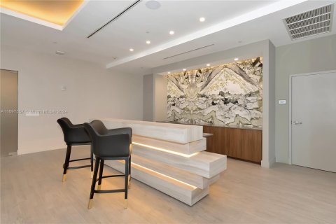 Condo in Miami, Florida, 2 bedrooms  № 1702962 - photo 30