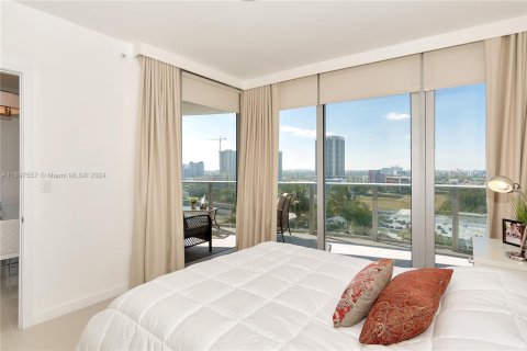Condo in Miami, Florida, 2 bedrooms  № 1702962 - photo 13