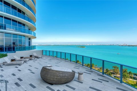 Condo in Miami, Florida, 2 bedrooms  № 1702962 - photo 25