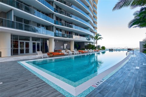 Condo in Miami, Florida, 2 bedrooms  № 1702962 - photo 26