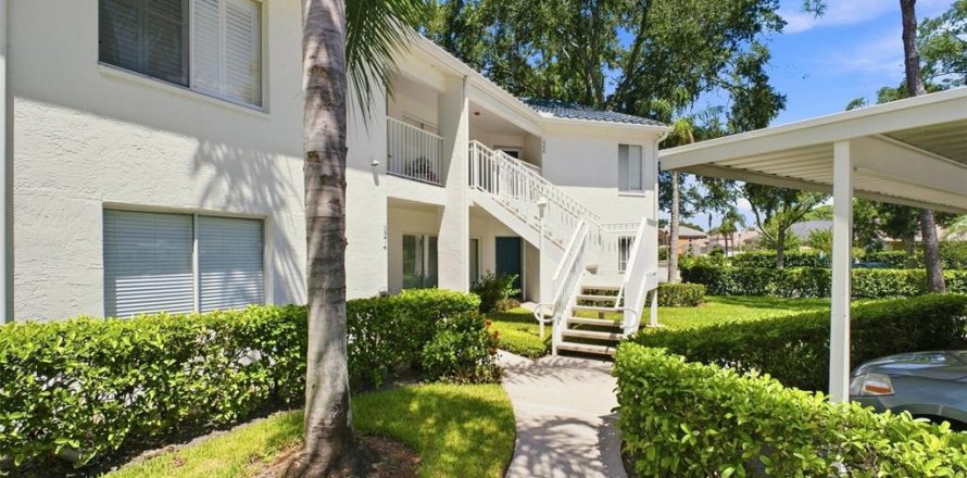 Condo à Palm Harbor, Floride, 2 chambres  № 2297004