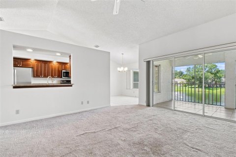 Copropriété à vendre à Palm Harbor, Floride: 2 chambres, 111.2 m2 № 2297004 - photo 11