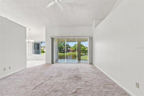 Copropriété à vendre à Palm Harbor, Floride: 2 chambres, 111.2 m2 № 2297004 - photo 8