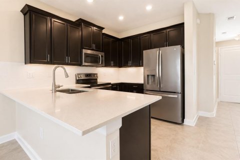 Touwnhouse à vendre à Kissimmee, Floride: 3 chambres, 166.95 m2 № 2114220 - photo 12